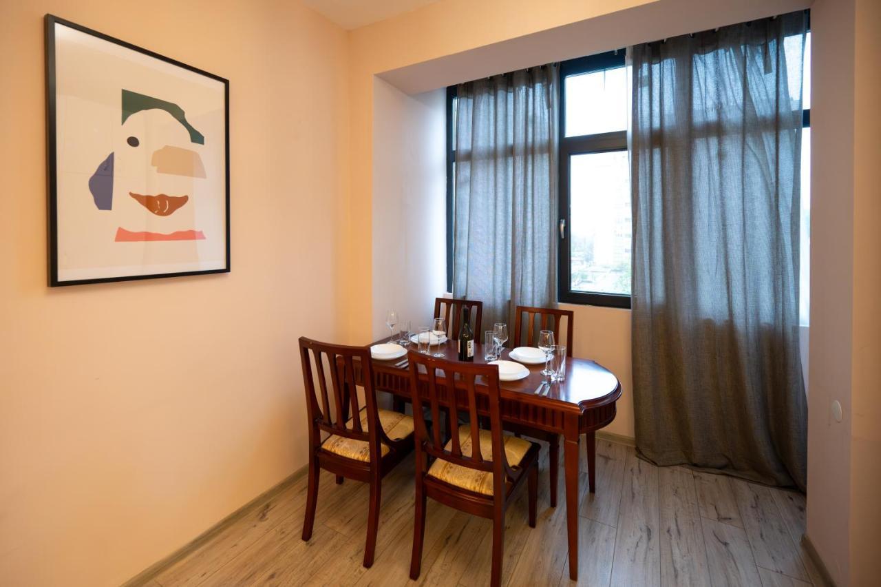 Spacious 1Bdr Apartment Near City Center Sofia Buitenkant foto